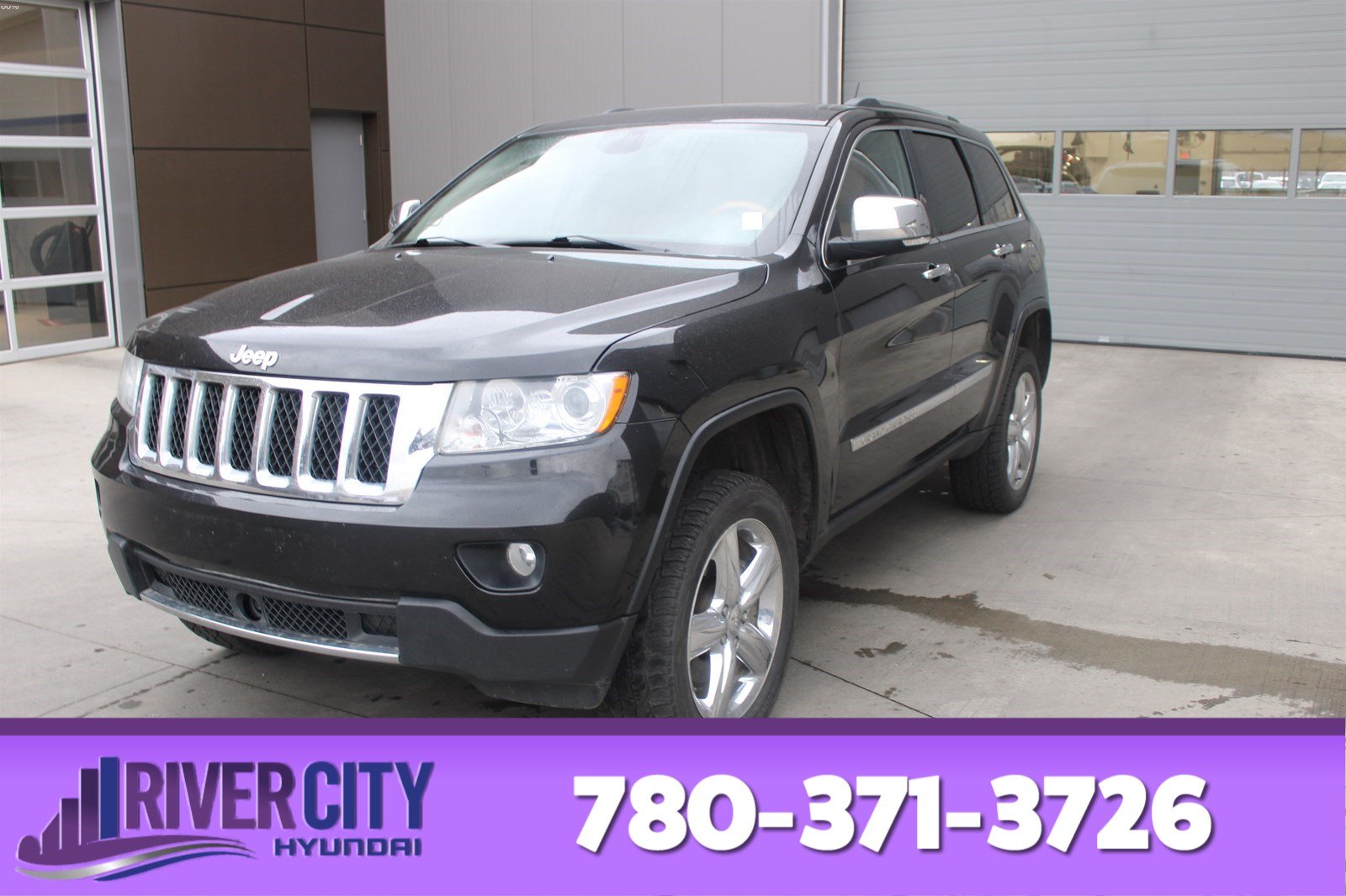 Pre Owned 2011 Jeep Grand Cherokee Awd Overland Leather Heated Seats Panoramic Roof Bluetooth A C With Navigation